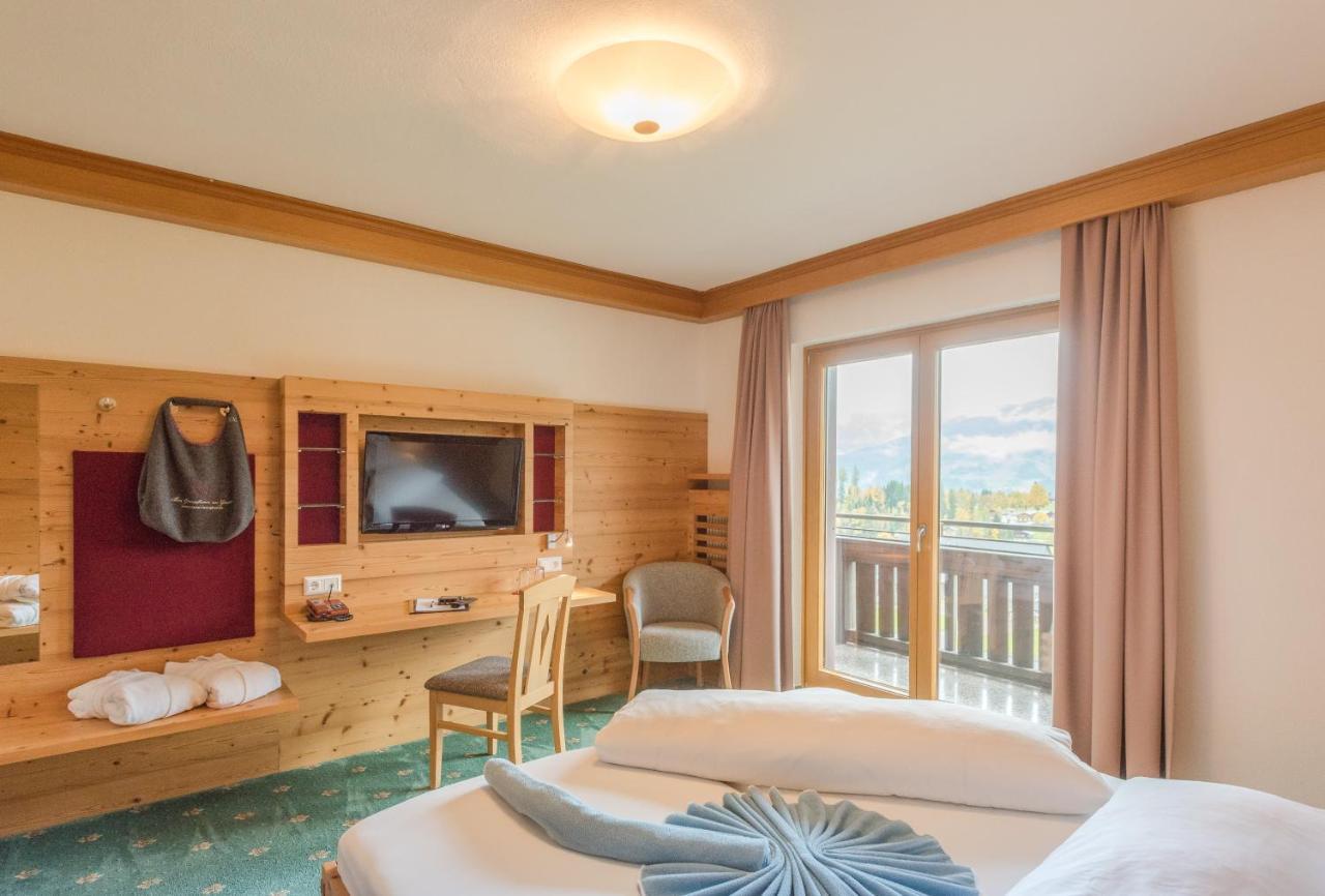 Hotel Berghof Ramsau am Dachstein Exterior photo