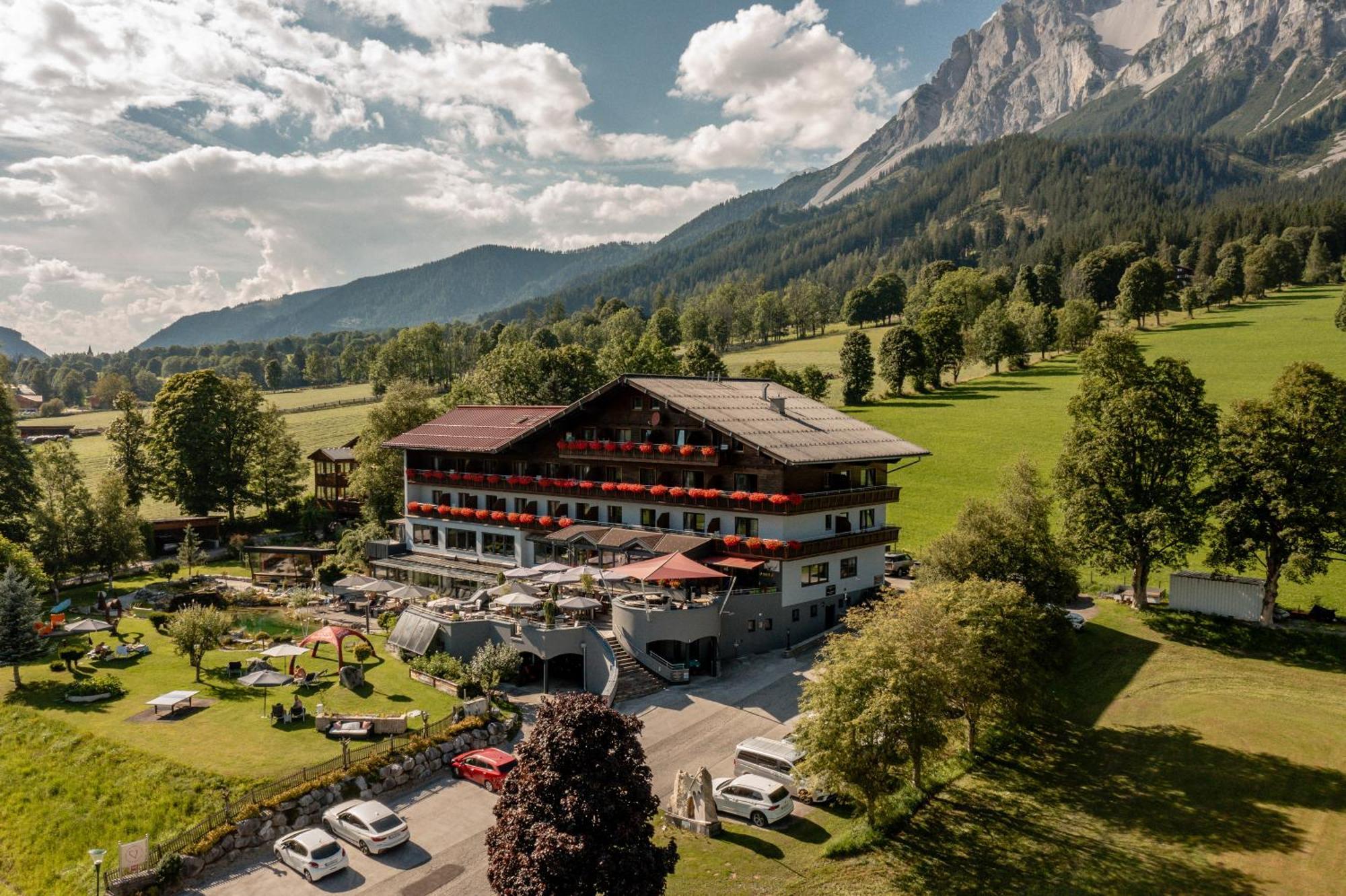 Hotel Berghof Ramsau am Dachstein Exterior photo