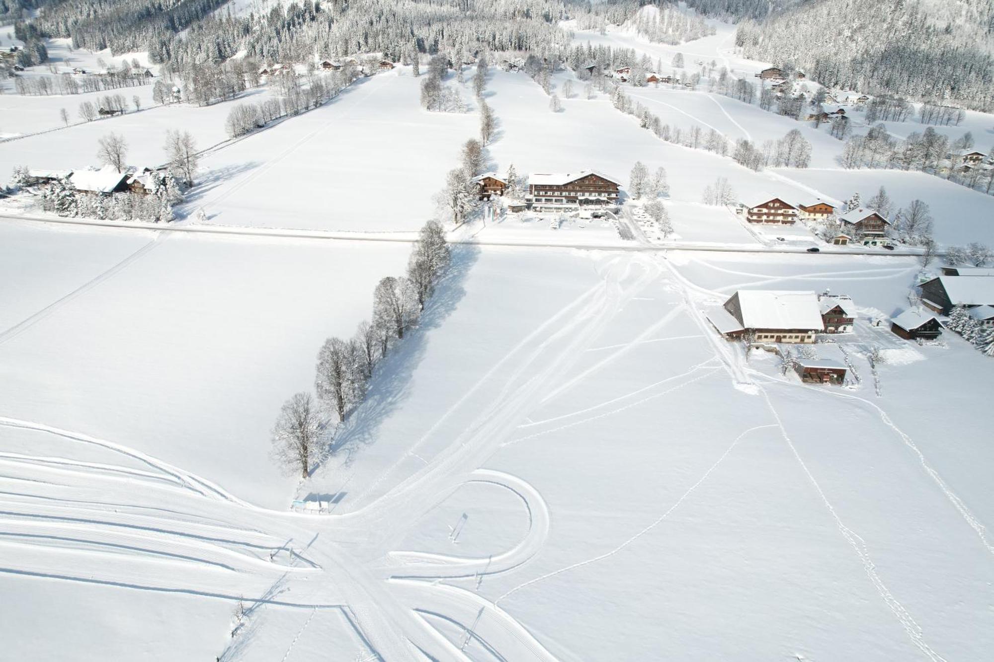 Hotel Berghof Ramsau am Dachstein Exterior photo