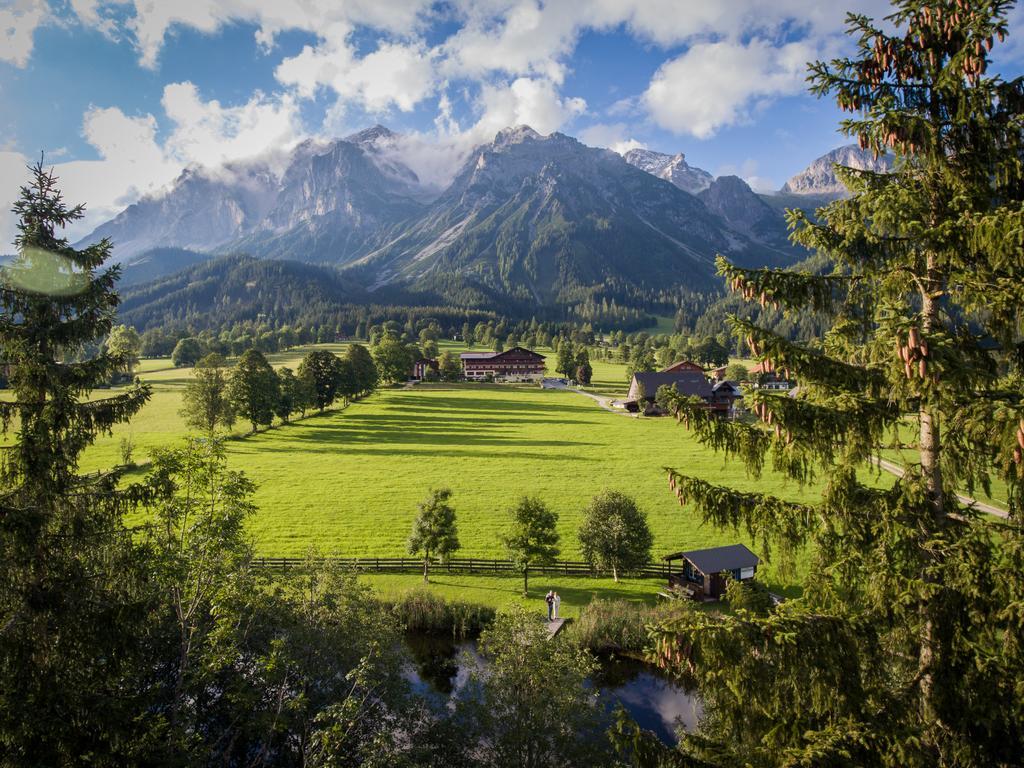 Hotel Berghof Ramsau am Dachstein Exterior photo